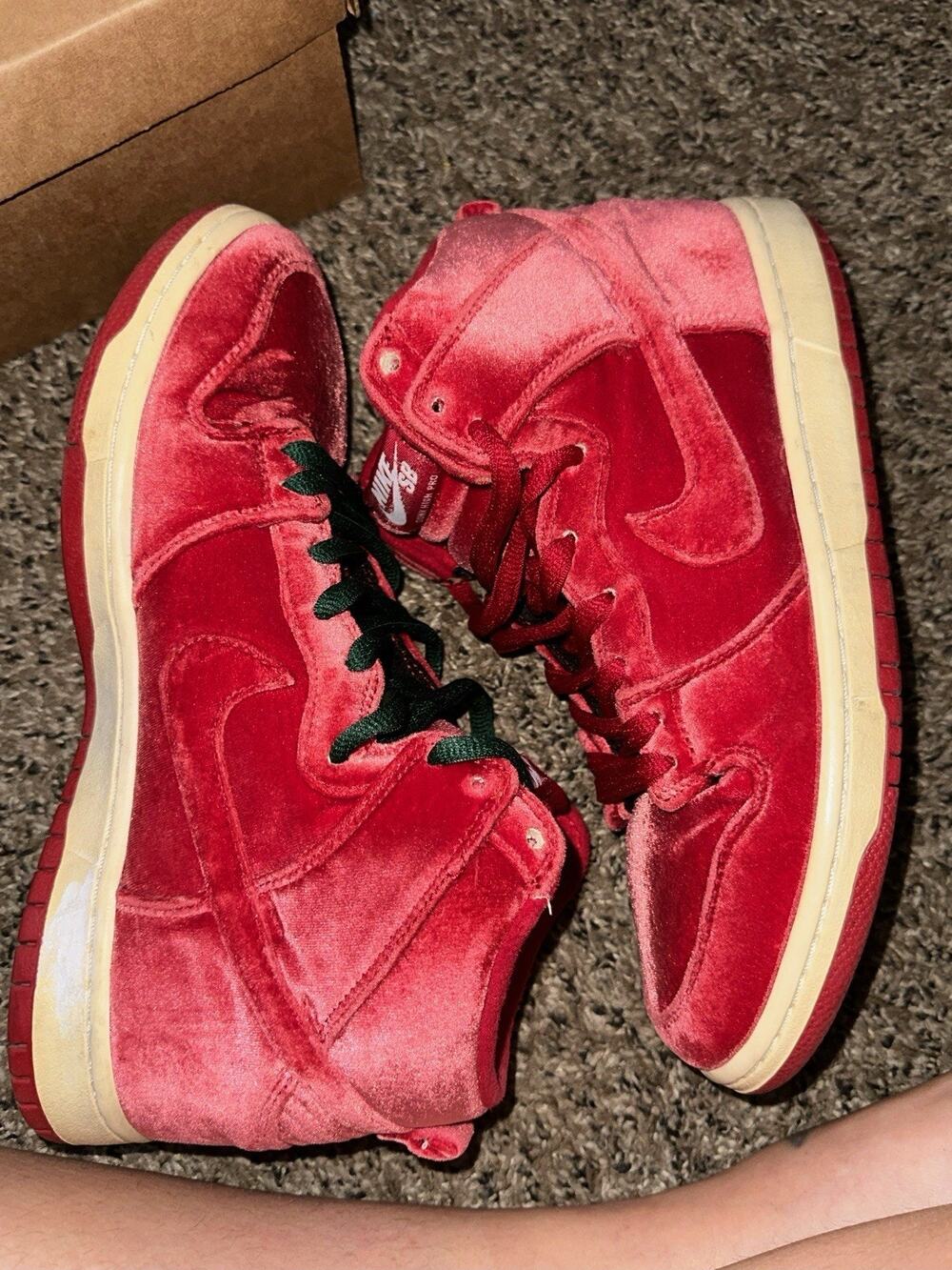 Size 9 - Nike SB Dunk PRM High Red Velvet LEP